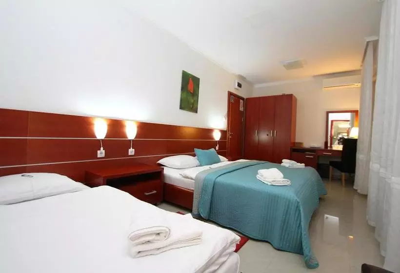 اقامتگاه Guesthouse Villa Inn