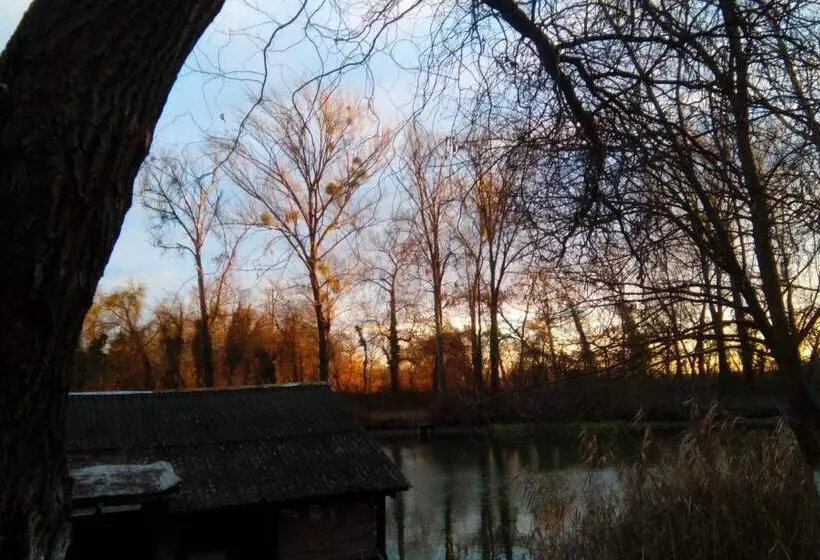 استراحتگاه Chalets & Rooms čarda šebešfok