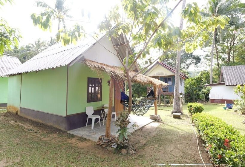 אתר נופש Lanta Sunmoon Bungalow