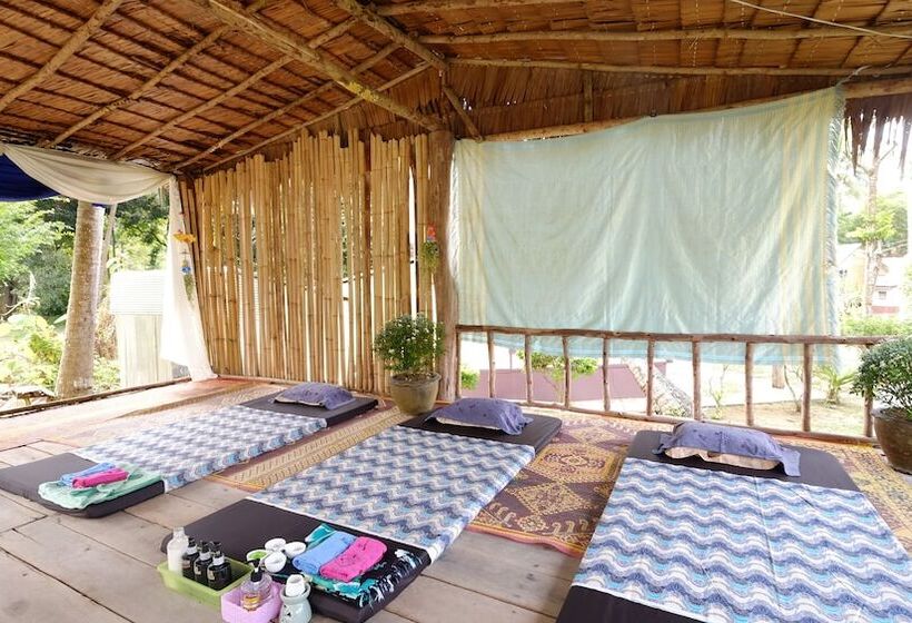 אתר נופש Lanta Sunmoon Bungalow