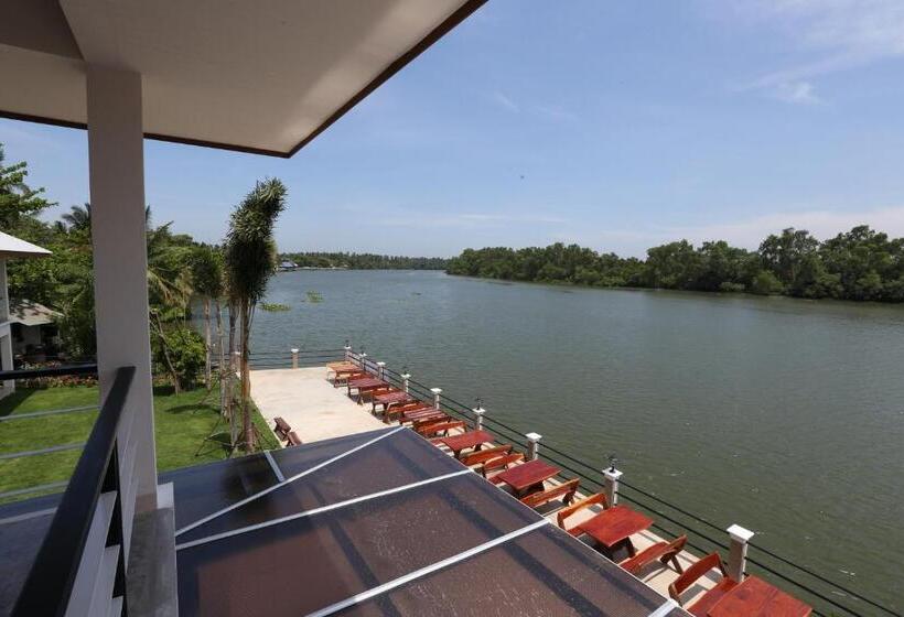 منتجع Nopparat Garden