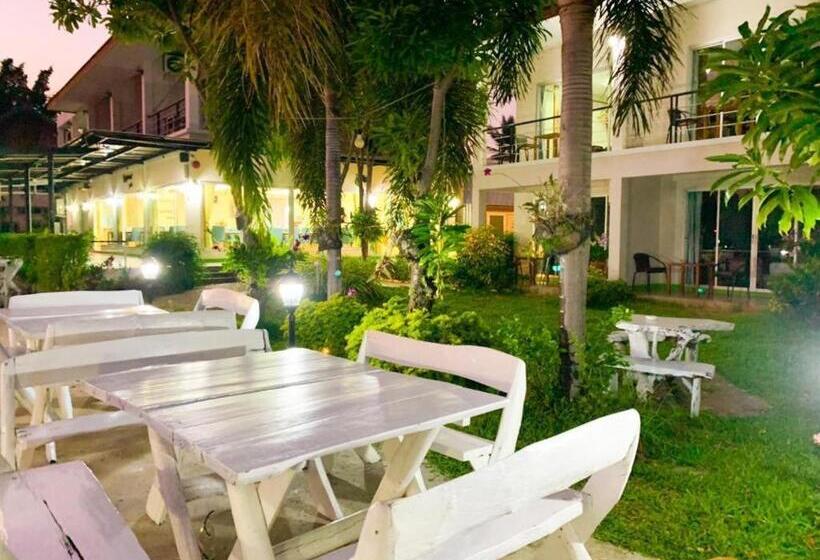 منتجع Nopparat Garden