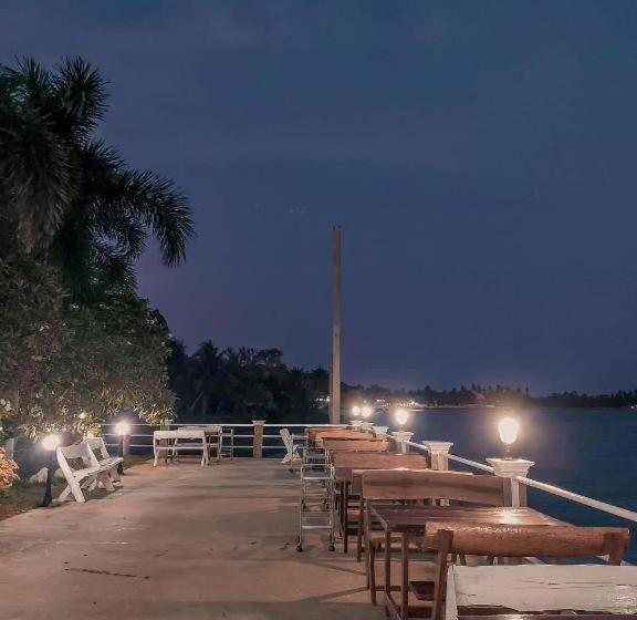 منتجع Nopparat Garden