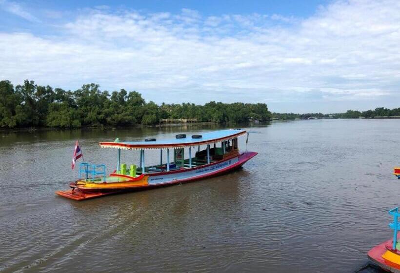 منتجع Nopparat Garden