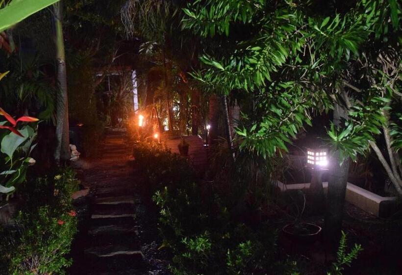 منتجع Sanuk Bungalows