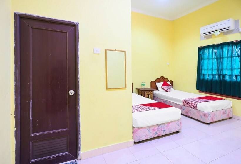 호텔 Penginapan Sulthan Penyengat Syariah By Oyo