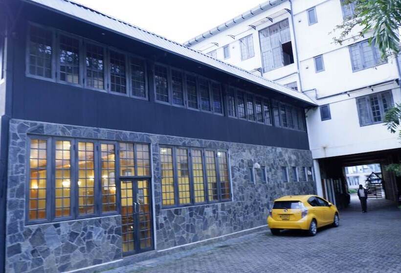 호텔 Riverside Inn