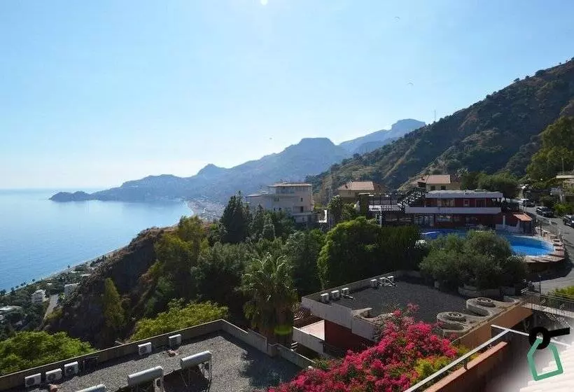 هتل Hotiday Village Letojanni Taormina