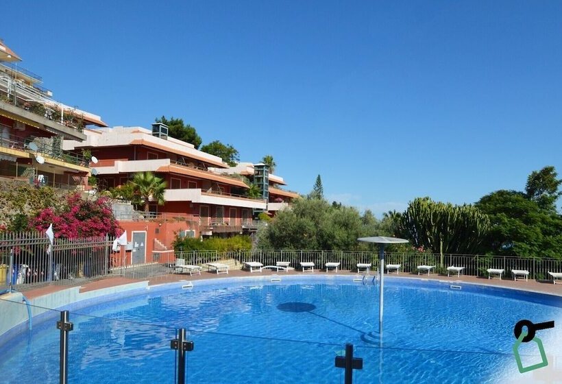 فندق Hotiday Village Letojanni Taormina