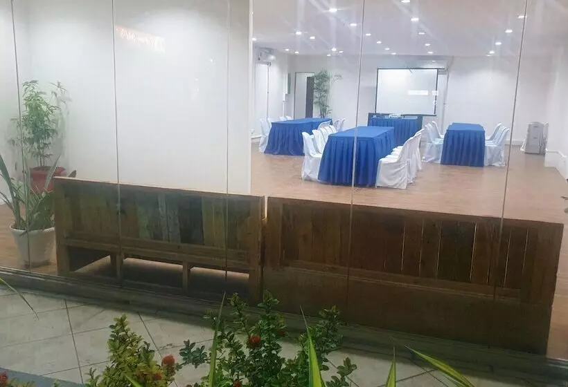 Sempre Premier Inn Mactan Airport