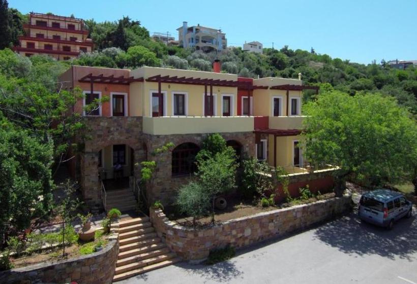 בית מלון כפרי Efta Anemi   Benovias