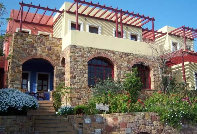 Hôtel Efta Anemi Benovias
