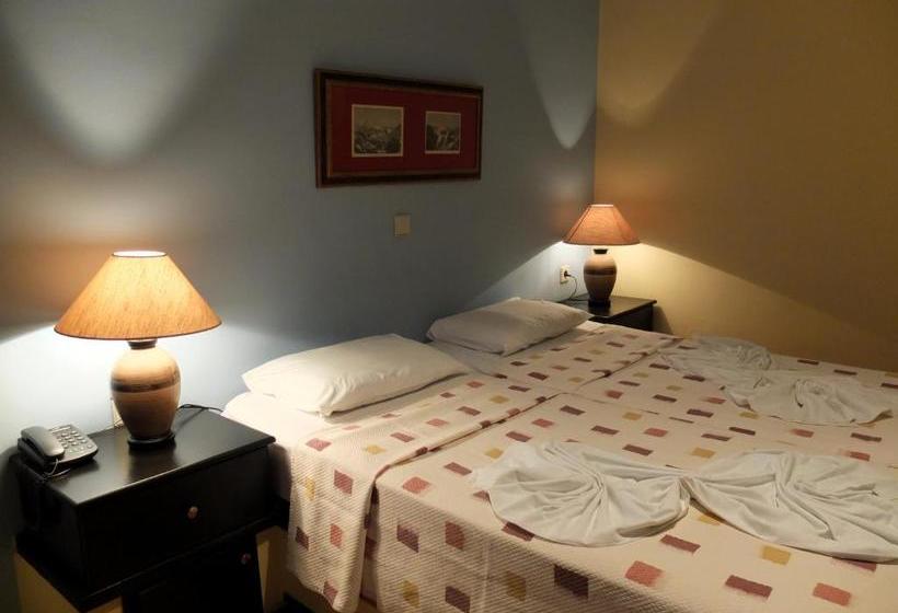 בית מלון כפרי Efta Anemi   Benovias