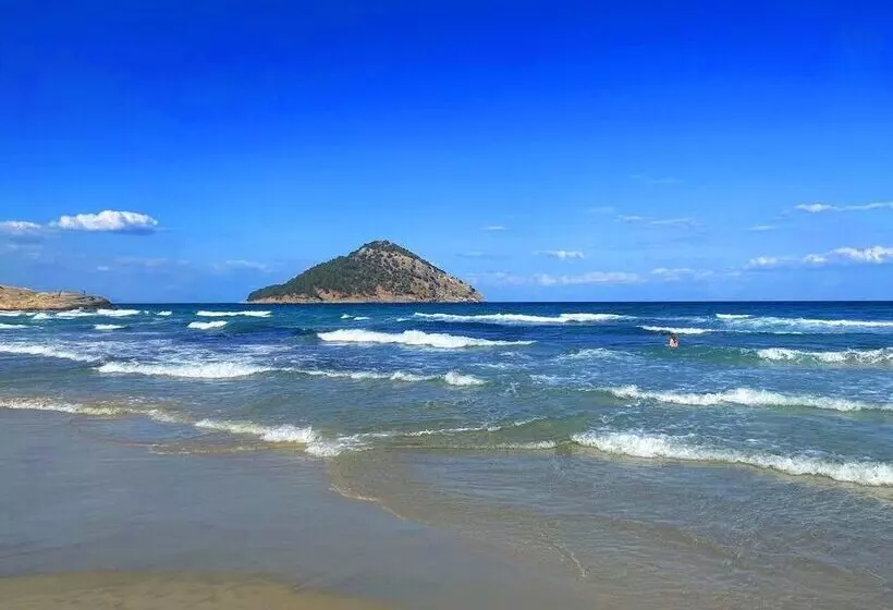 هتل Blue Bay Beach