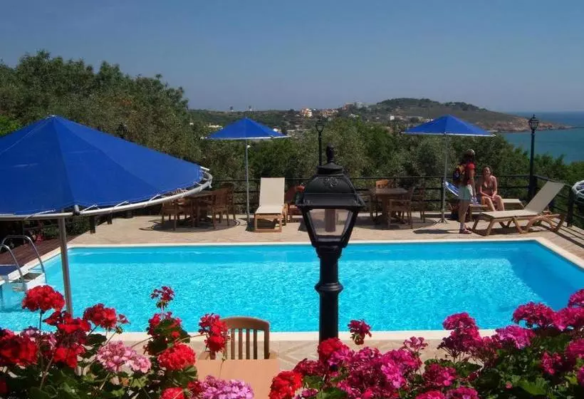 Hôtel Efta Anemi Benovias