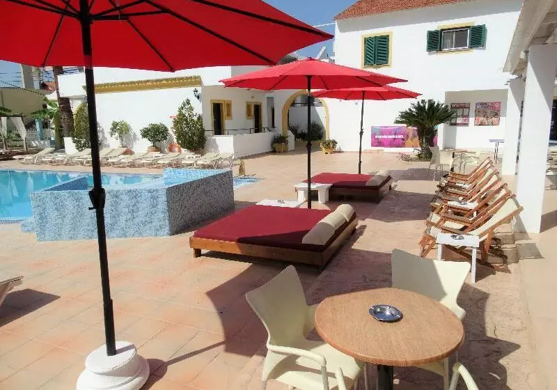 ホテル Oasis Beach Club