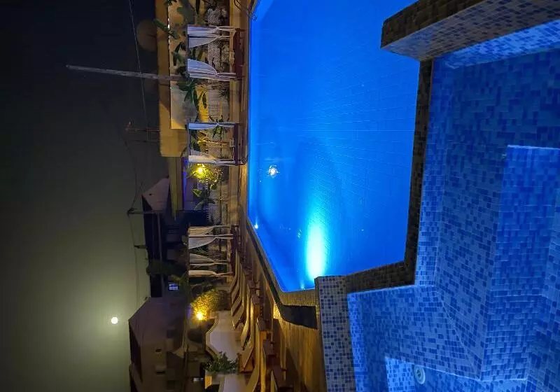 ホテル Oasis Beach Club