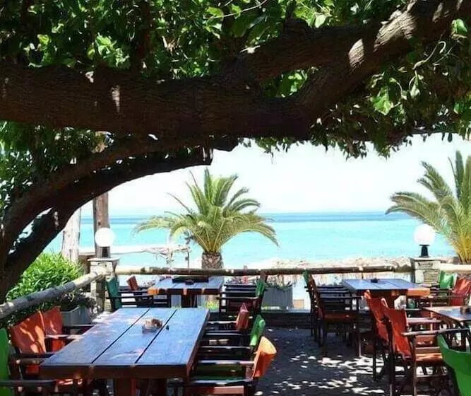 Hotel Polychrono Beach