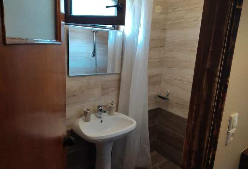 בית מלון כפרי Spartacus House