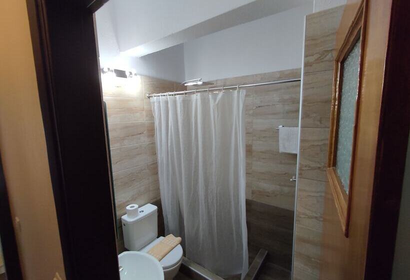 בית מלון כפרי Spartacus House