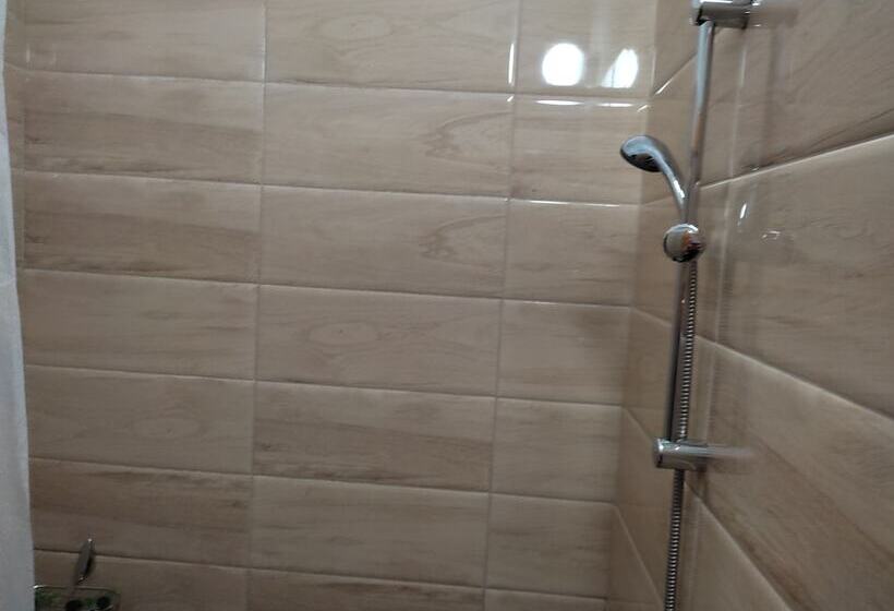 בית מלון כפרי Spartacus House