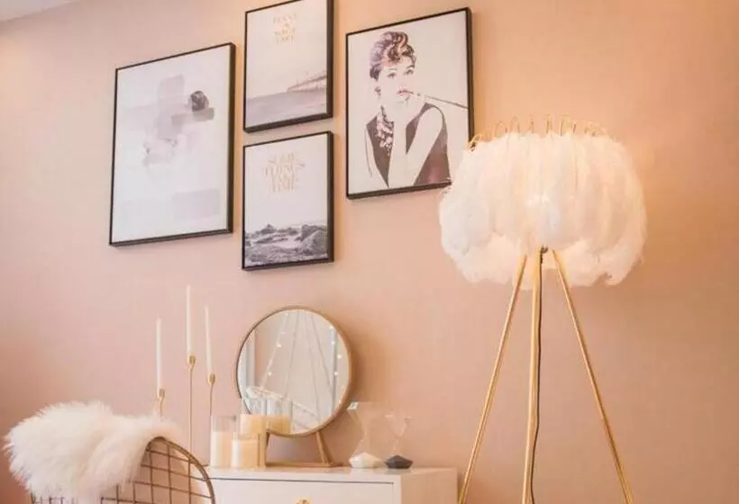 Hotelli Super 8 By Wyndham Shifang Urban Rail Transportation College