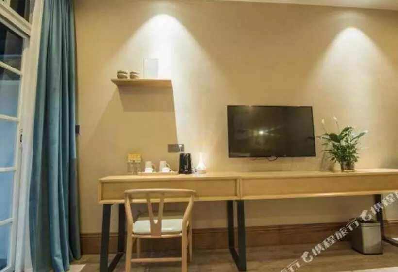 Hotelli Super 8 By Wyndham Shifang Urban Rail Transportation College