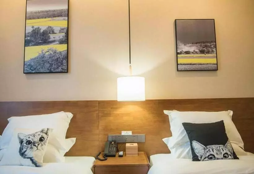 Hotelli Super 8 By Wyndham Shifang Urban Rail Transportation College