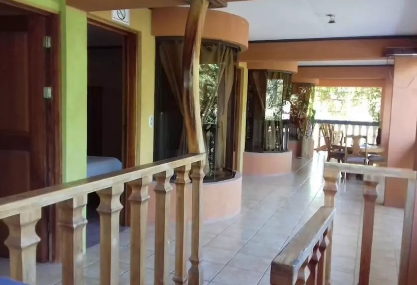 هتل Arenas De Osa