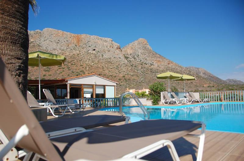 فندق Cathrin Suites