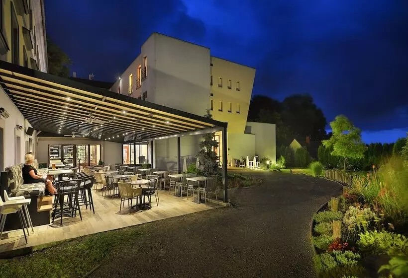 Hotelli Chateau Loucen Garden Retreat