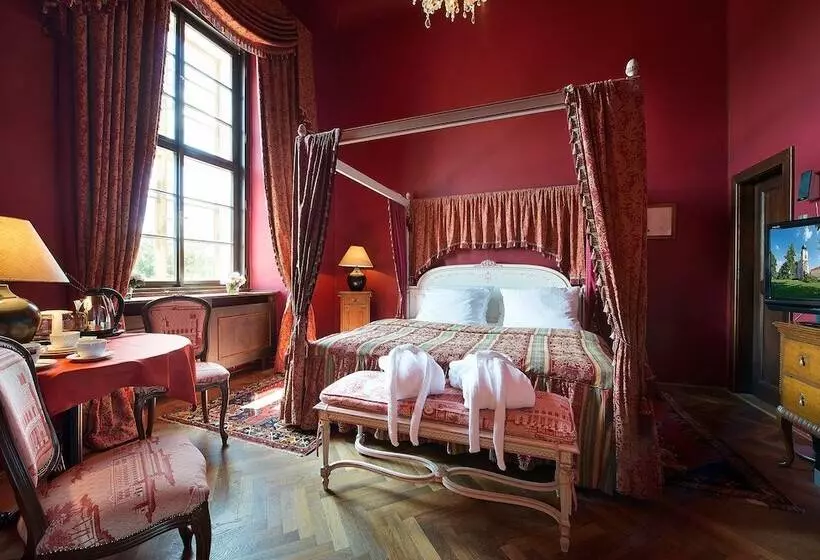 Hotelli Chateau Loucen Garden Retreat