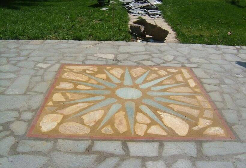 בית מלון כפרי Estelle