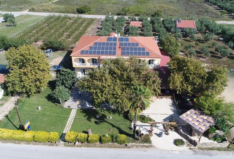 בית מלון כפרי Estelle