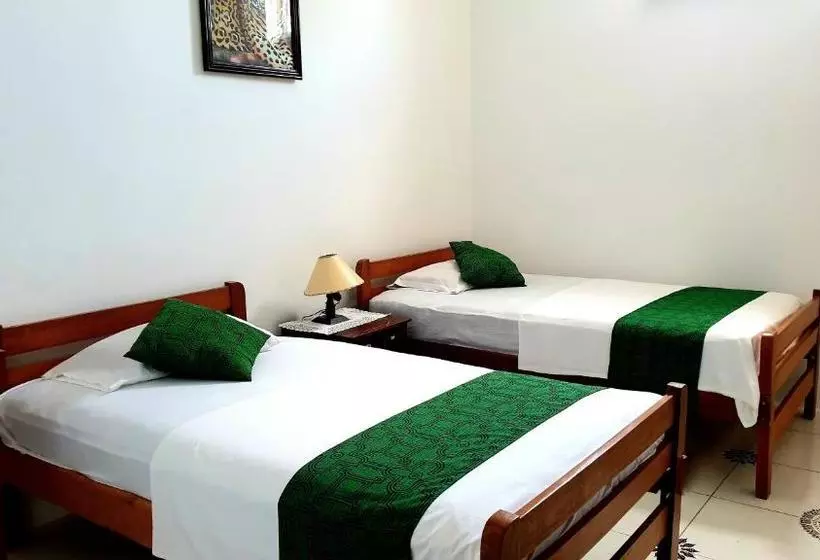 هتل Hostal Maravilla Amazonica