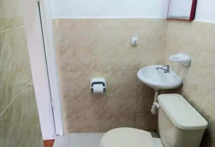 هتل Hostal Maravilla Amazonica