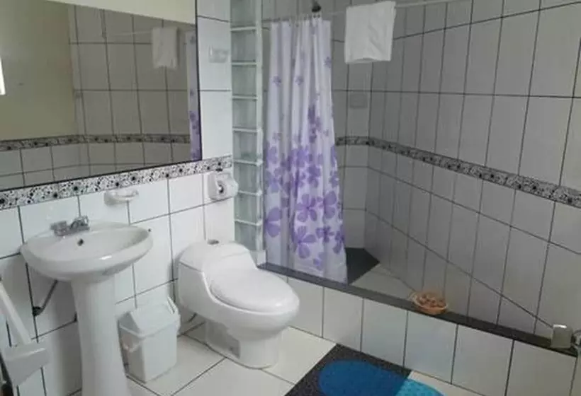 هتل La Casa De Maruja B&b