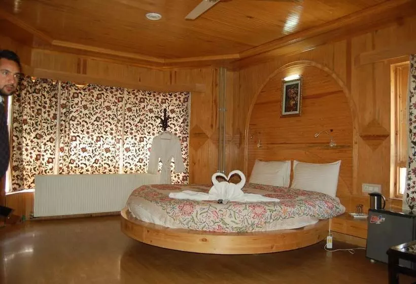 Hotel Paradise Inn