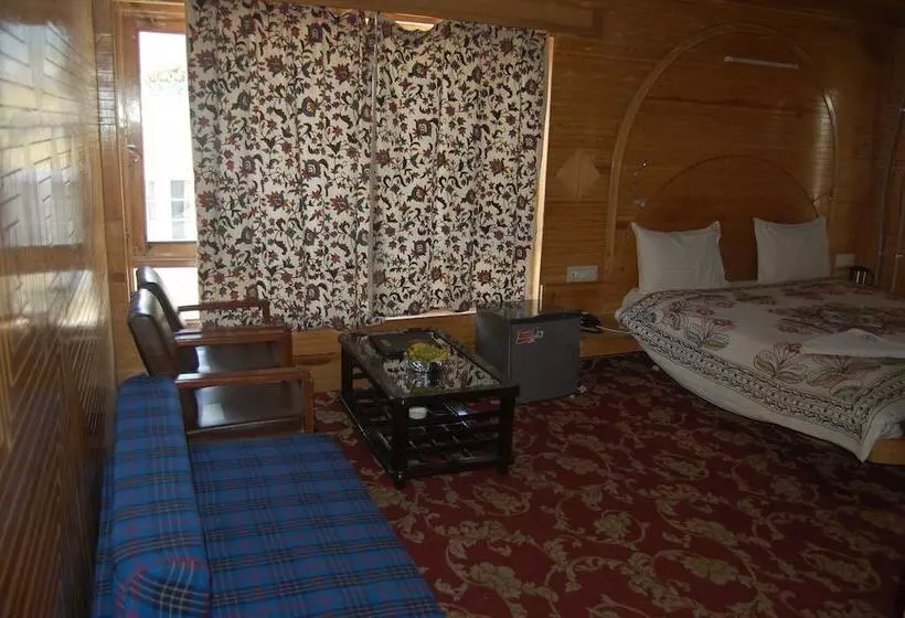 Hotel Paradise Inn