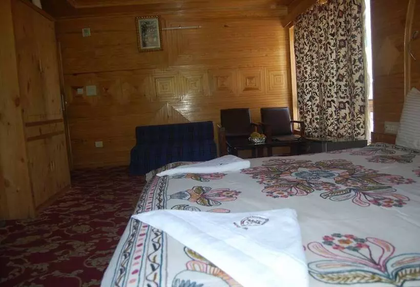 Hotel Paradise Inn