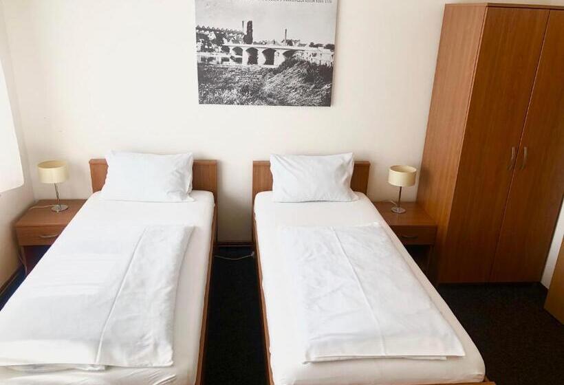 Hotel Penzion U Gigantu