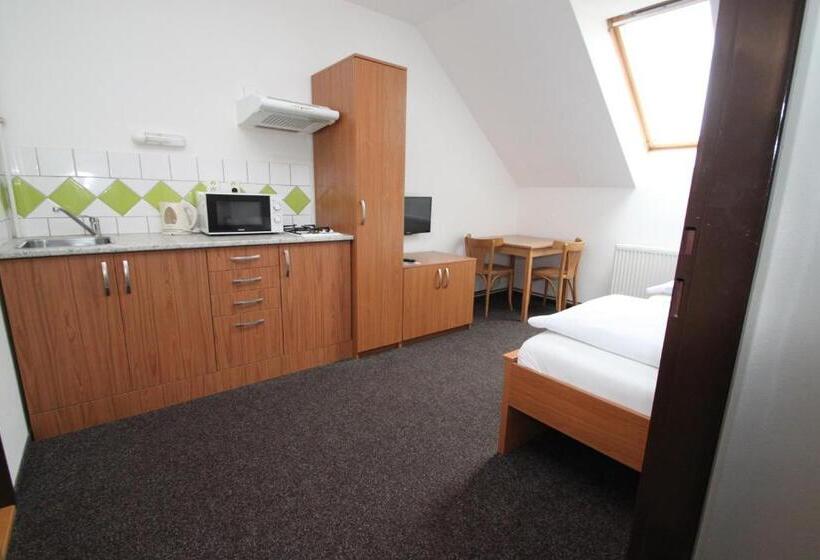 Hotel Penzion U Gigantu