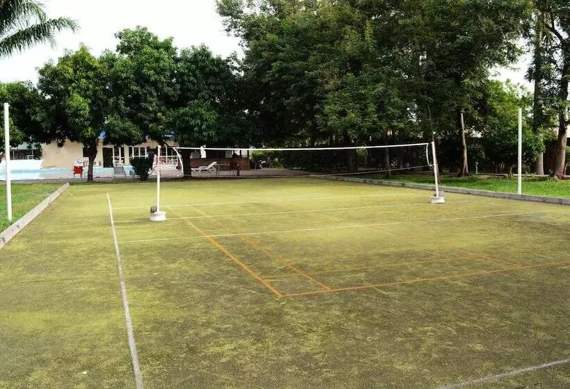 Aun Hotel Conference Centre And Spa