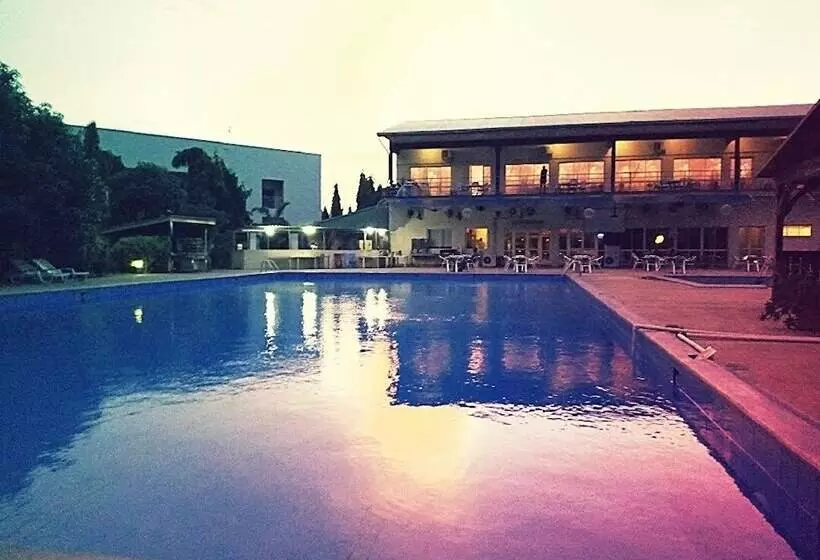 Aun Hotel Conference Centre And Spa