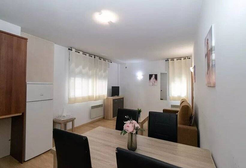 Apartamentos Araco 3000