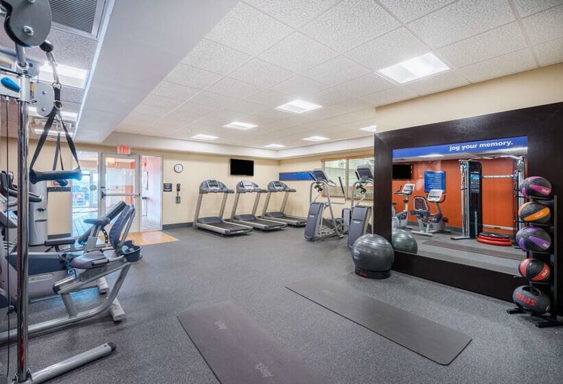 בית מלון כפרי Hampton Inn Oxford