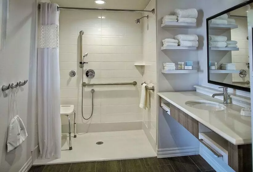 ホテル Hampton Inn & Suites Moore