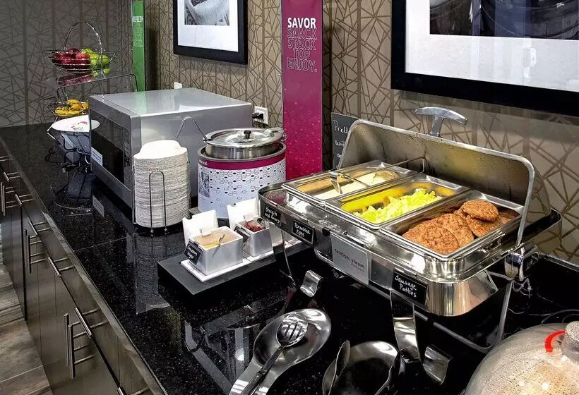 ホテル Hampton Inn & Suites Moore