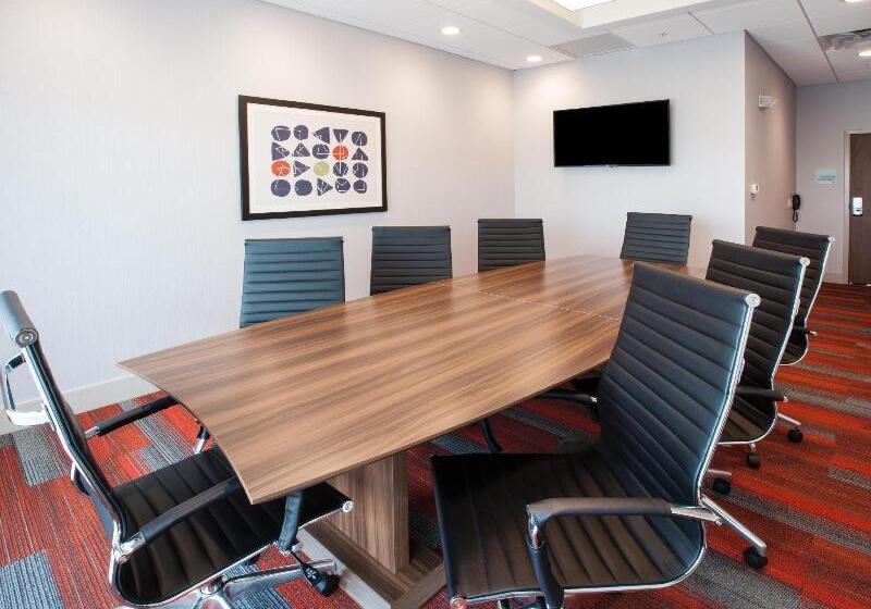 בית מלון כפרי Holiday Inn Express & Suites Indianapolis Ne   Noblesville By Ihg