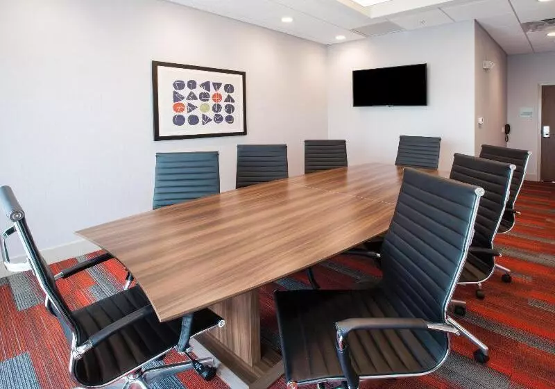 ホテル Holiday Inn Express & Suites Indianapolis Ne   Noblesville By Ihg